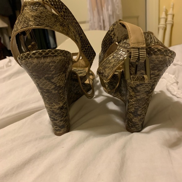 Via Spiga Ankle Strap Snakeskin Python Wedge Heels - Picture 8 of 8